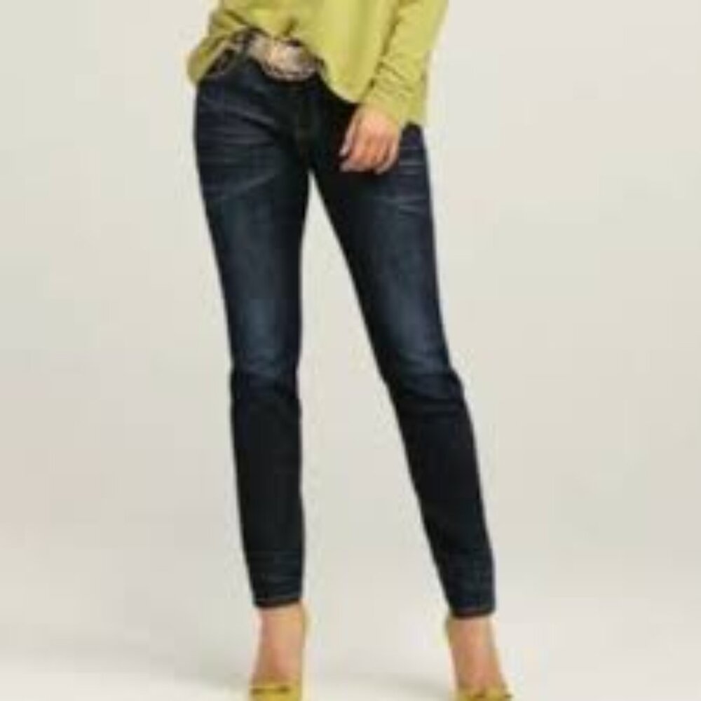 cabi 3040 Knight Skinny Dark Jeans